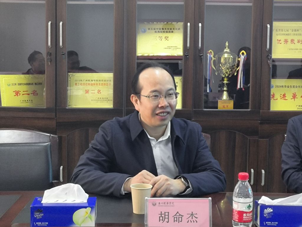 096EAB2D21B94672AD238F25CDB_B589FC82_19956