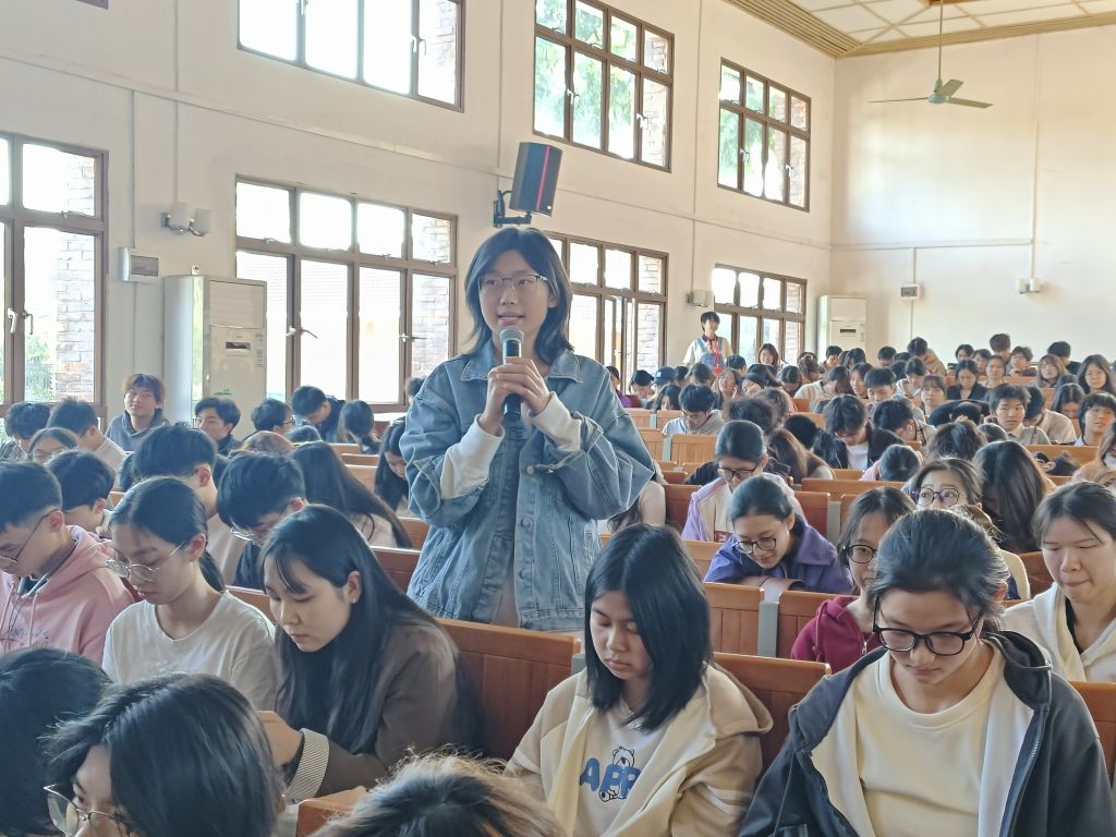 0741A3201CB817C1D57E0698339_A049FA52_214E9