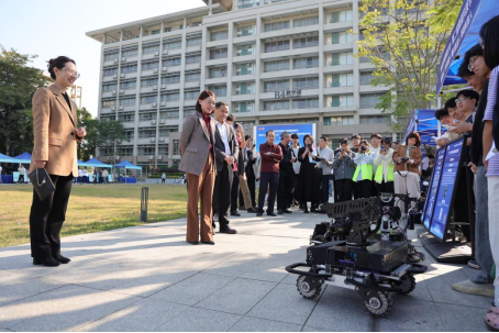 62641BAA6A4D316D5CEFCD53A1C_9F7B9AED_86A5F