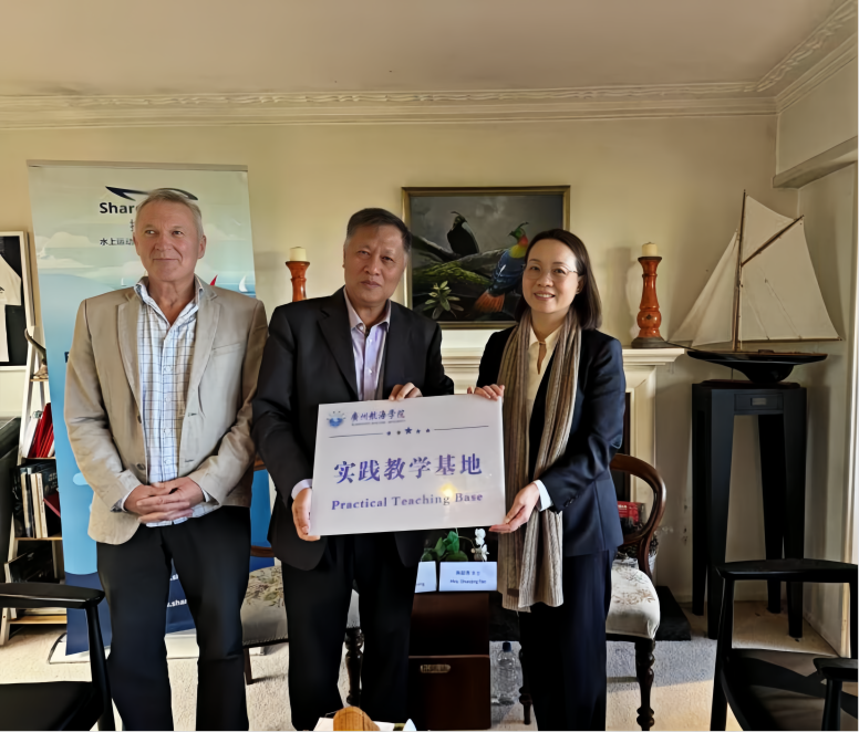 E0B9F8EB52BDE343FF4779D5BFB_DF097009_9332A