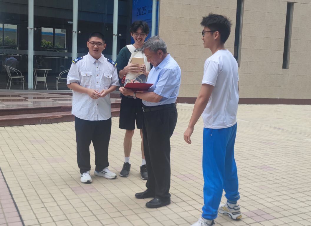 463175F503B4BC6103D0583B5EF_7CA17B1F_19A0C